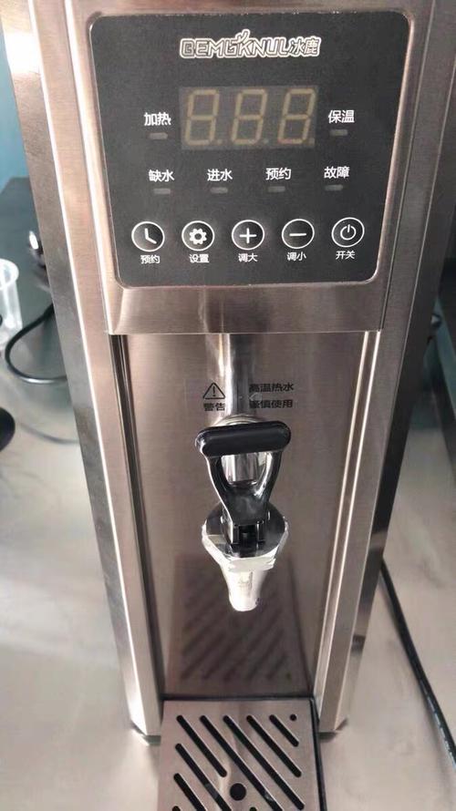 商用直饮水系统出水量研究与格涛开水器步进式热水机在奶茶店设备中的应用